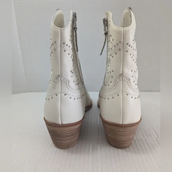 Dolce Vita Solow Stud Western Ivory Leather Boots Women's Size 8 1/2 NWOB - Picture 4 of 8